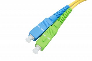 Patchcord optyczny OPTON SC/APC-SC/UPC simplex SM 9/125 - 2m